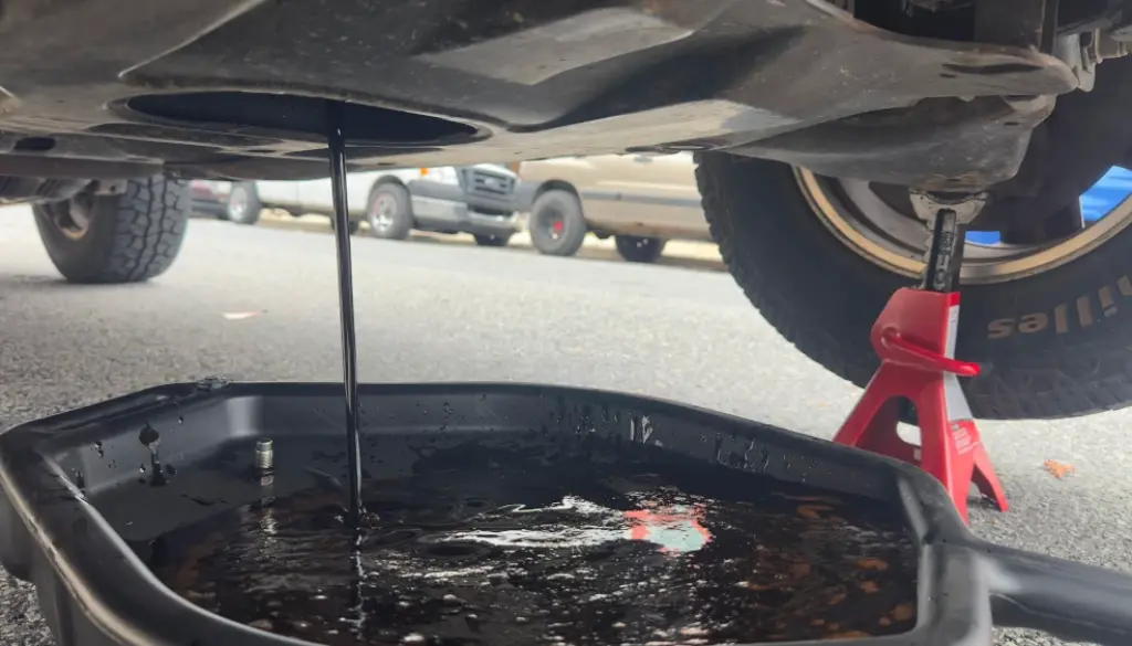 FJ Cruiser oil change drain stream into pan
