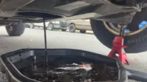 FJ Cruiser oil change drain stream into pan